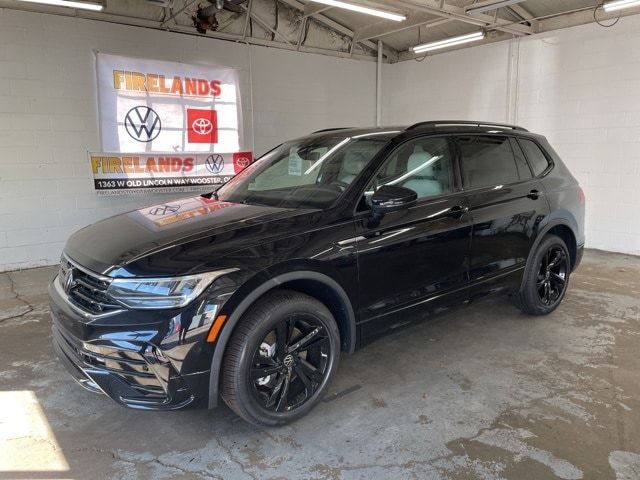 2024 Volkswagen Tiguan SE R-Line Black