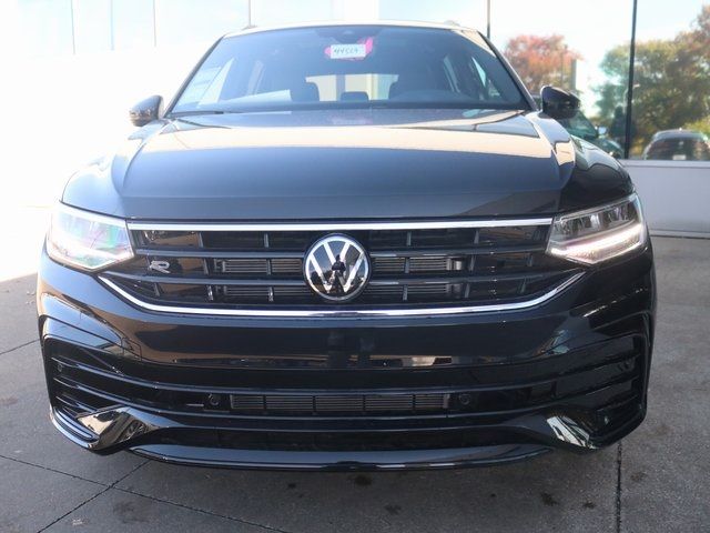 2024 Volkswagen Tiguan/Taos SE R-Line Black