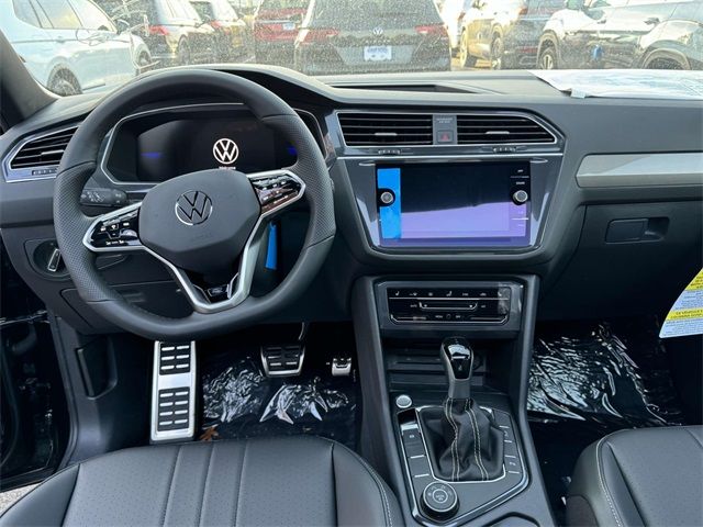 2024 Volkswagen Tiguan SE R-Line Black