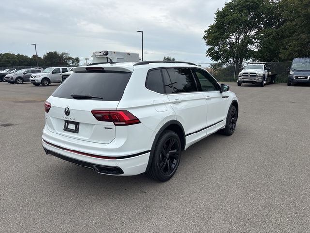 2024 Volkswagen Tiguan SE R-Line Black