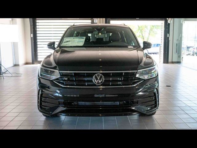 2024 Volkswagen Tiguan SE R-Line Black