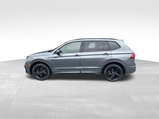 2024 Volkswagen Tiguan/Taos SE R-Line Black