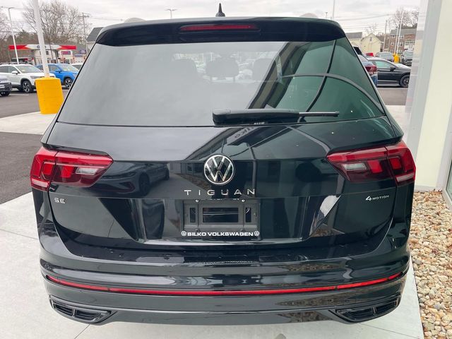 2024 Volkswagen Tiguan SE R-Line Black