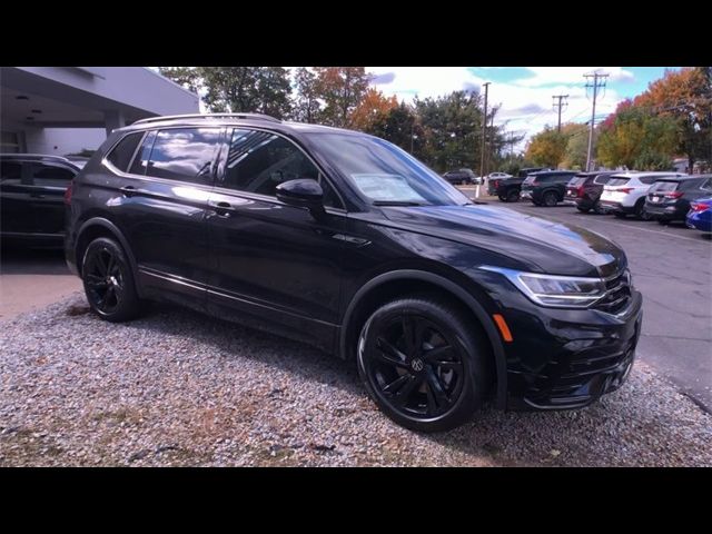 2024 Volkswagen Tiguan/Taos SE R-Line Black