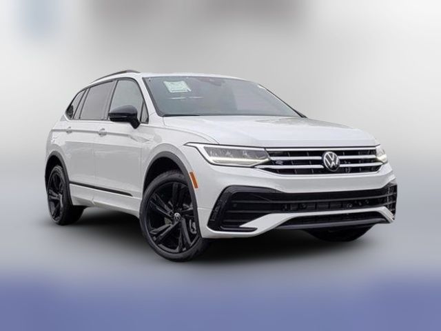 2024 Volkswagen Tiguan SE R-Line Black