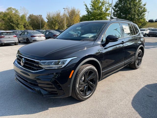 2024 Volkswagen Tiguan/Taos SE R-Line Black