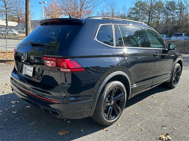 2024 Volkswagen Tiguan SE R-Line Black