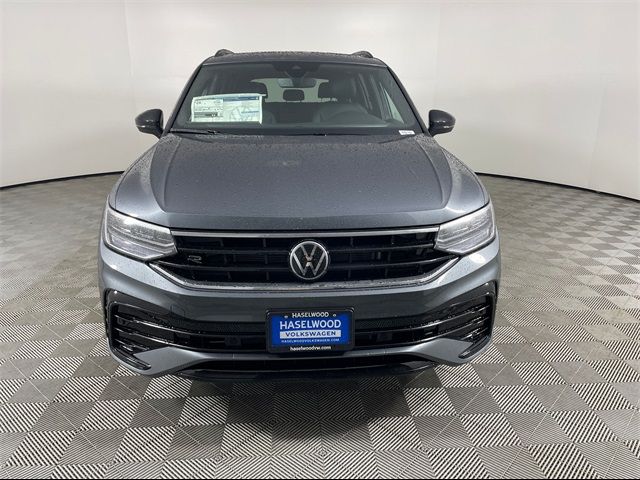 2024 Volkswagen Tiguan/Taos SE R-Line Black