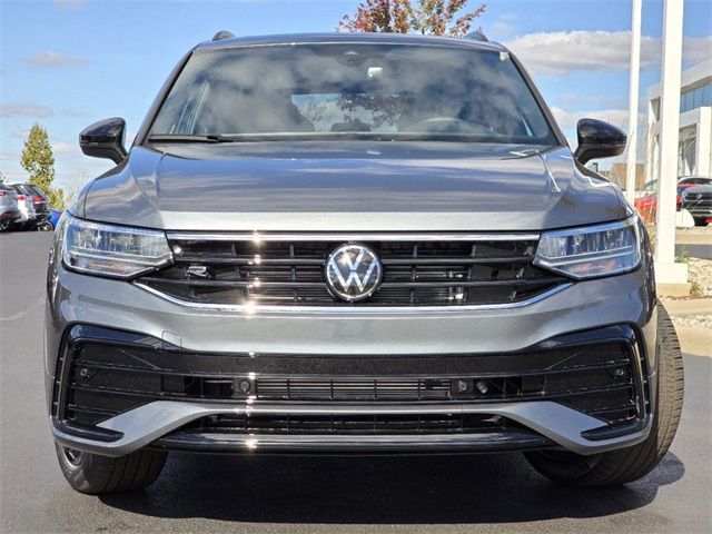 2024 Volkswagen Tiguan/Taos SE R-Line Black