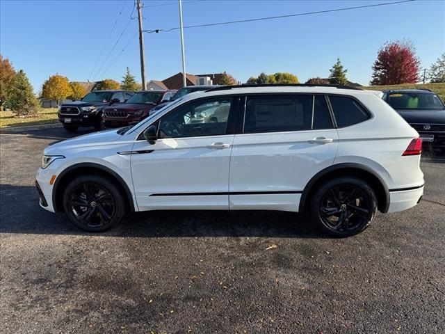 2024 Volkswagen Tiguan SE R-Line Black