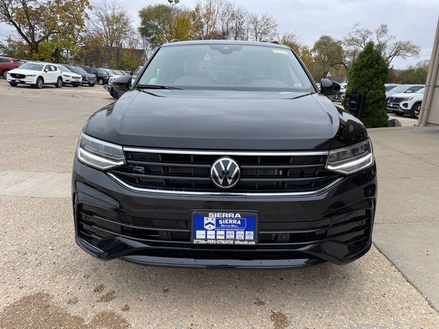 2024 Volkswagen Tiguan SE R-Line Black