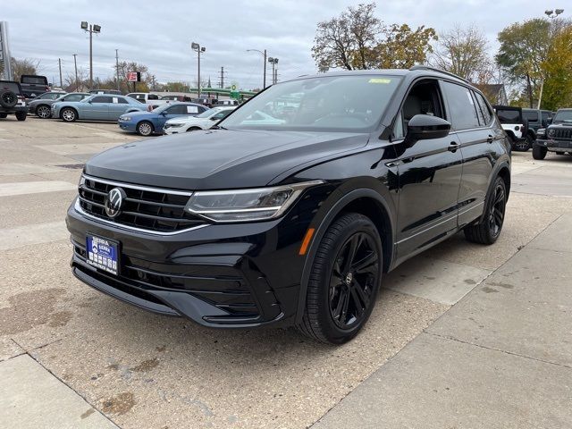 2024 Volkswagen Tiguan SE R-Line Black