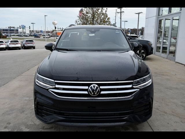 2024 Volkswagen Tiguan SE R-Line Black