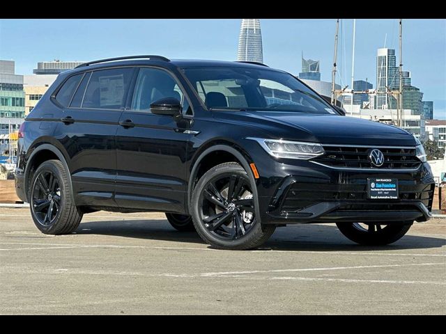 2024 Volkswagen Tiguan SE R-Line Black