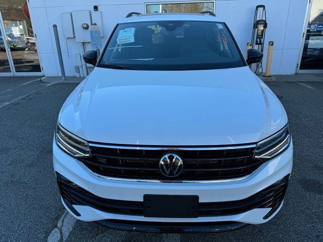 2024 Volkswagen Tiguan SE R-Line Black