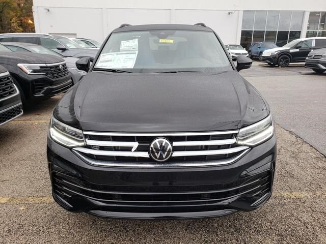 2024 Volkswagen Tiguan SE R-Line Black