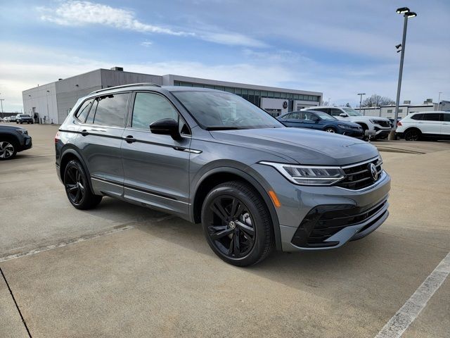 2024 Volkswagen Tiguan SE R-Line Black