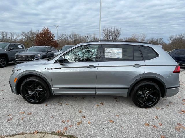 2024 Volkswagen Tiguan SE R-Line Black