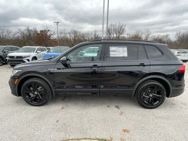 2024 Volkswagen Tiguan SE R-Line Black