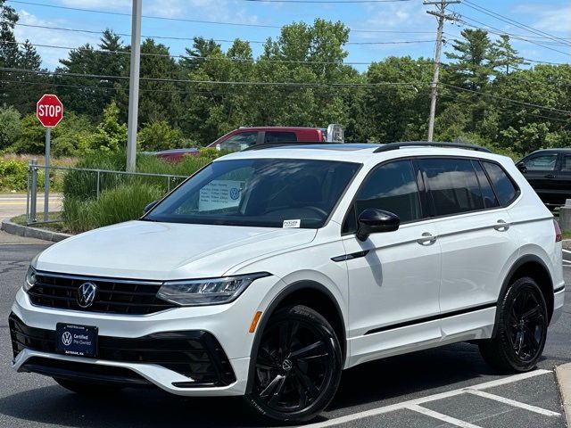 2024 Volkswagen Tiguan SE R-Line Black