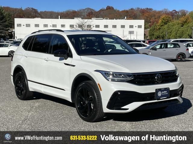 2024 Volkswagen Tiguan SE R-Line Black