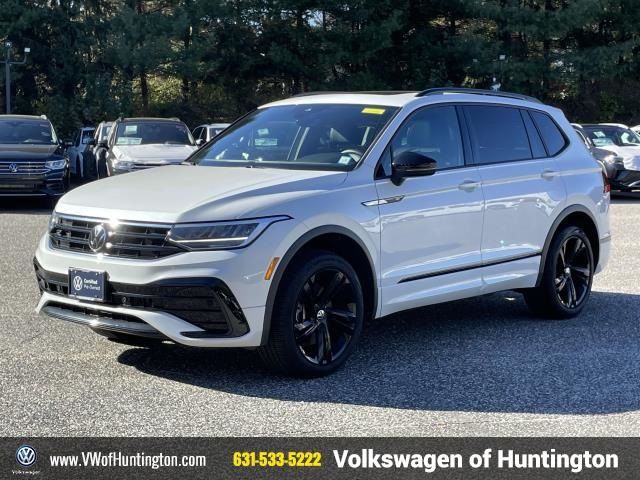 2024 Volkswagen Tiguan SE R-Line Black