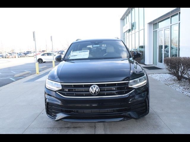 2024 Volkswagen Tiguan SE R-Line Black