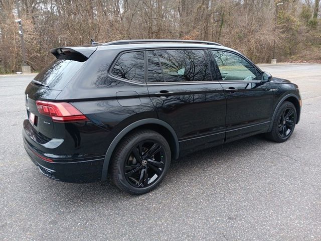 2024 Volkswagen Tiguan SE R-Line Black