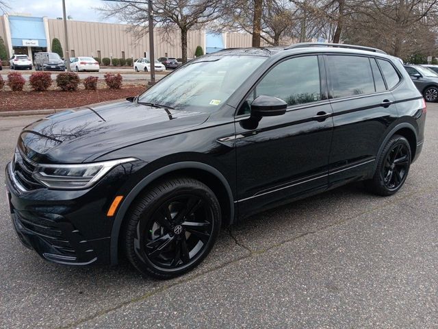 2024 Volkswagen Tiguan SE R-Line Black