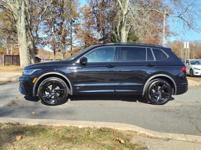 2024 Volkswagen Tiguan SE R-Line Black