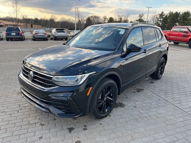 2024 Volkswagen Tiguan SE R-Line Black