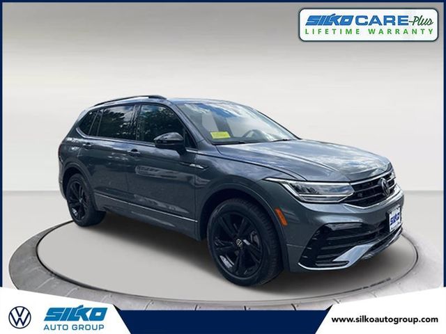 2024 Volkswagen Tiguan SE R-Line Black