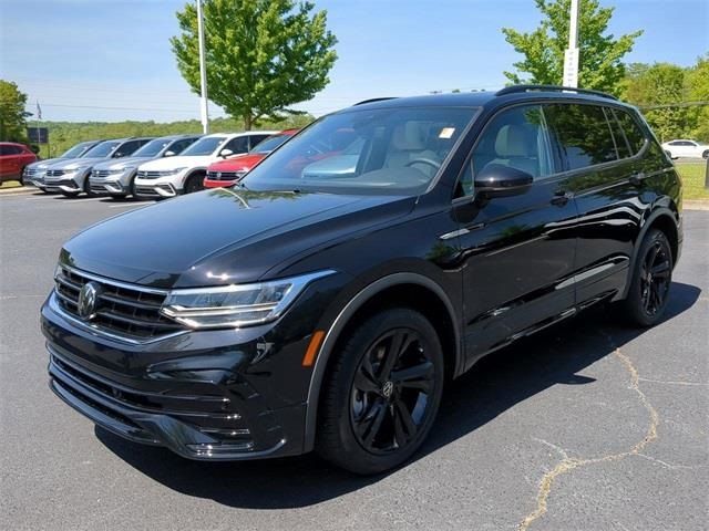 2024 Volkswagen Tiguan SE R-Line Black