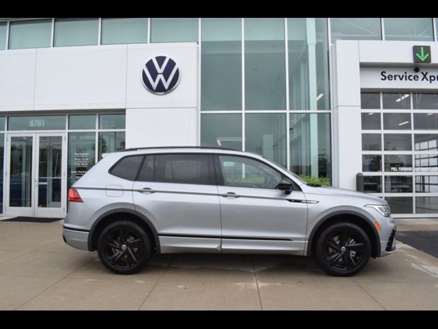 2024 Volkswagen Tiguan SE R-Line Black