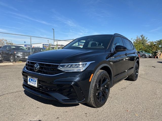 2024 Volkswagen Tiguan SE R-Line Black