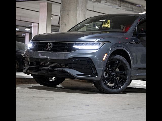 2024 Volkswagen Tiguan SE R-Line Black