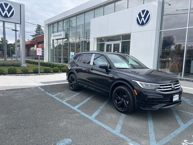 2024 Volkswagen Tiguan SE R-Line Black