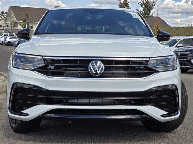 2024 Volkswagen Tiguan SE R-Line Black