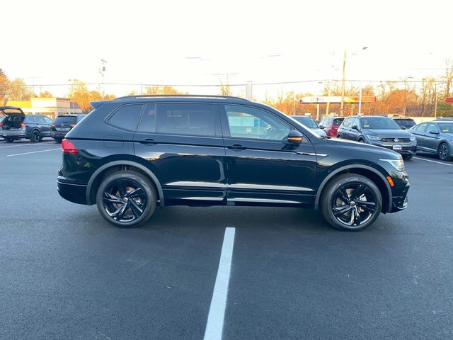 2024 Volkswagen Tiguan/Taos SE R-Line Black