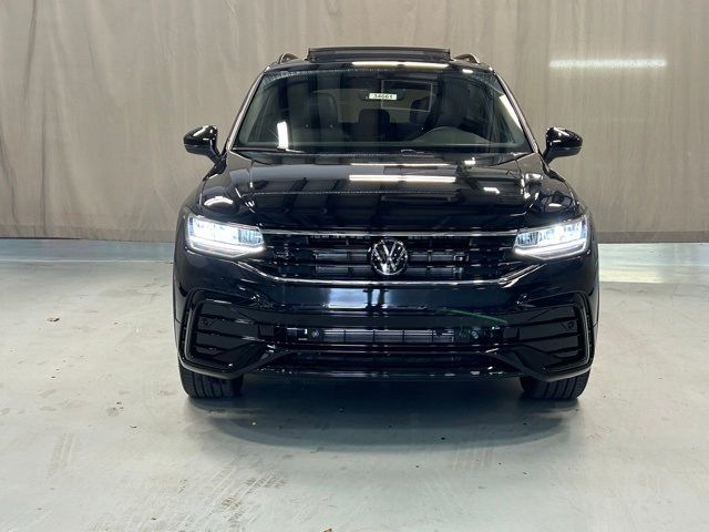 2024 Volkswagen Tiguan/Taos SE R-Line Black