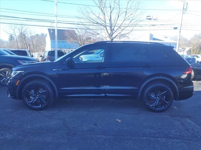 2024 Volkswagen Tiguan SE R-Line Black