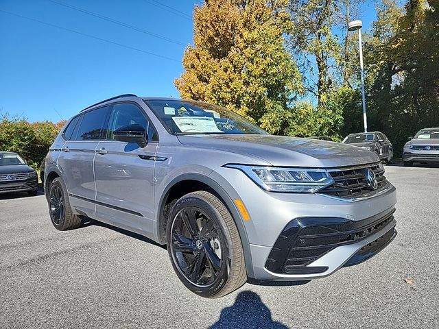 2024 Volkswagen Tiguan/Taos SE R-Line Black