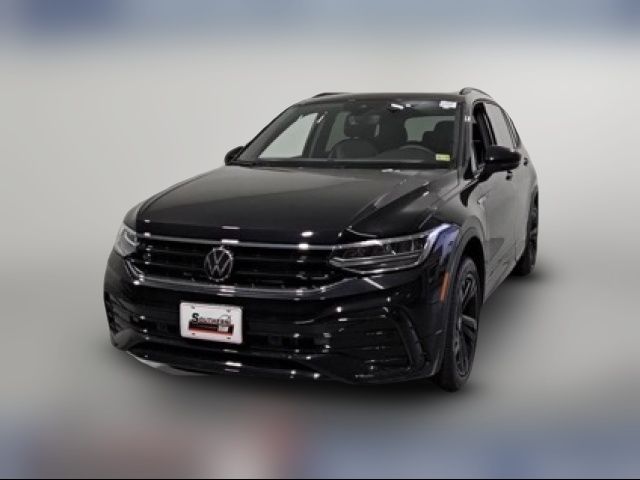 2024 Volkswagen Tiguan SE R-Line Black