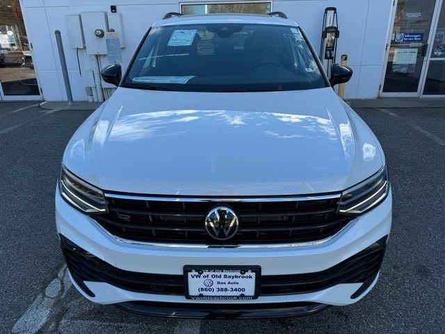 2024 Volkswagen Tiguan SE R-Line Black