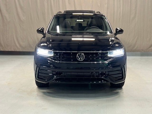 2024 Volkswagen Tiguan SE R-Line Black