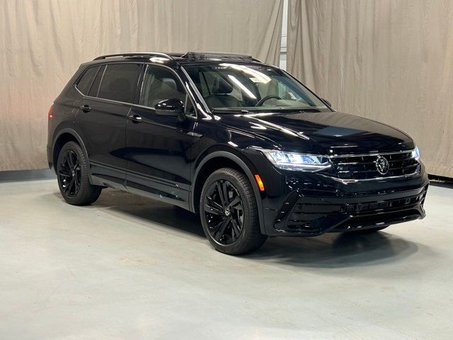 2024 Volkswagen Tiguan SE R-Line Black