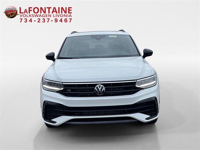 2024 Volkswagen Tiguan SE R-Line Black