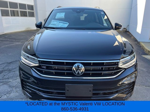 2024 Volkswagen Tiguan SE R-Line Black