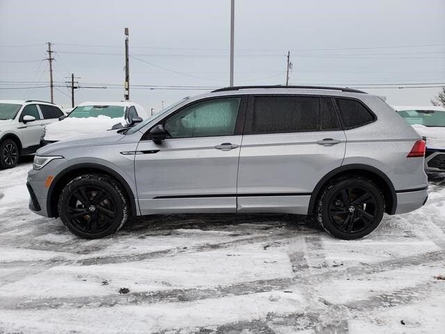 2024 Volkswagen Tiguan SE R-Line Black