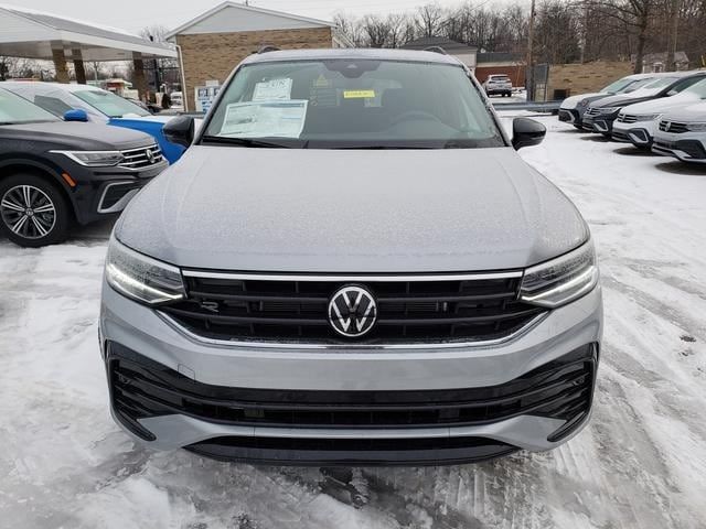 2024 Volkswagen Tiguan SE R-Line Black
